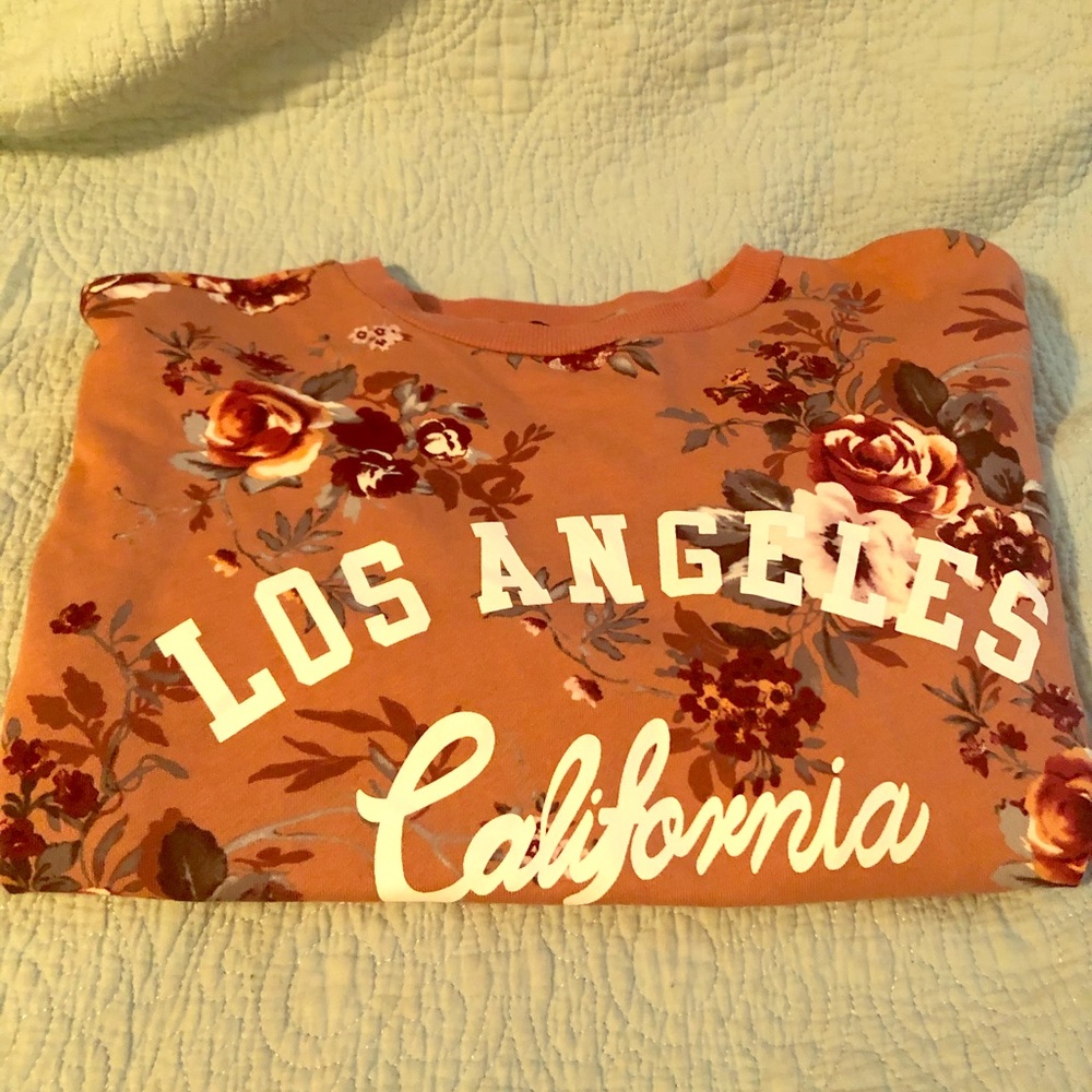 Cute & stylish light sweater sz m NWOT